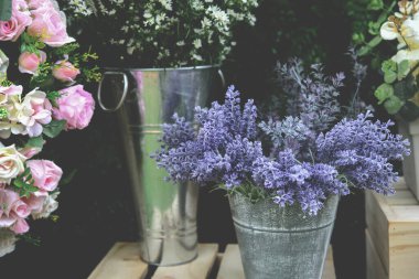 Takımlı arkaplan çiçeği koyu ton, eski tarz