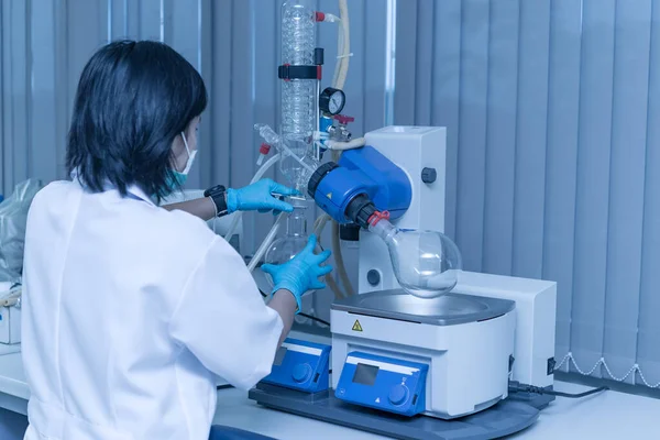 Los Científicos Están Utilizando Máquina Para Experimentar Laboratorio Tailandés Científico —  Fotos de Stock