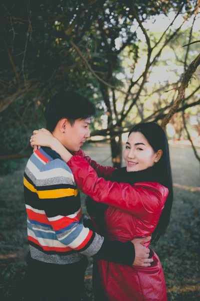 Photo Couple Asiatique Sur Valentines Jour Sur Vintage Style — Photo