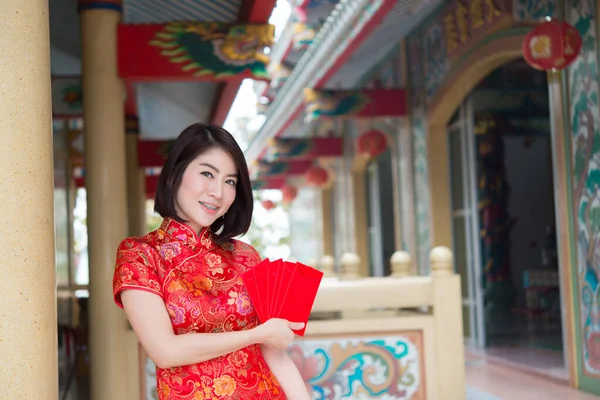 Портрет Красивой Азиатской Женщины Платье Cheongsam Таиланд Людей Счастливый Китайский — стоковое фото