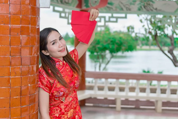 Šťastný Čínský Nový Rok Asijská Žena Sobě Tradiční Cheongsam Oblečení — Stock fotografie