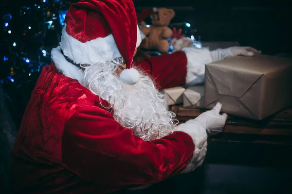 Noel Baba Arkaplanındaki Hediye Kutunuz Kutlu Olsun — Stok fotoğraf