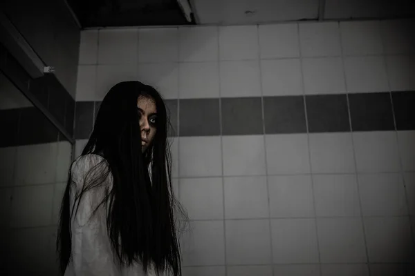 Retrato Mujer Asiática Conforman Cara Fantasma Escena Horror Fondo Miedo — Foto de Stock