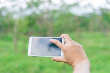 Fotoğraf parkı için telefonda el panjuru kullan.
