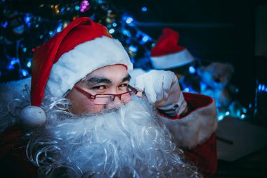 Mutlu noel babanın portresi, mutlu noeller.