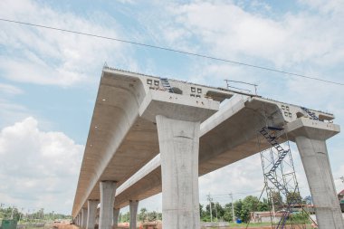 Paralel köprü altındayız, kırsal, uzun köprü, paralı yol, dışarıdaki yol.