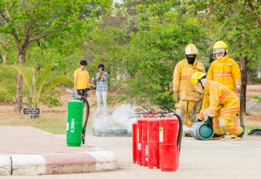 THAILAND, APRIL - 2016, 22: Synchrotron Işık Araştırma Enstitüsü Nakhonratchasima, Tayland 'da itfaiye eğitimi