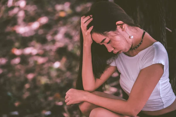 Hermosa Mujer Tailandesa Muy Triste Por Amor Correspondido Ella Repensar — Foto de Stock