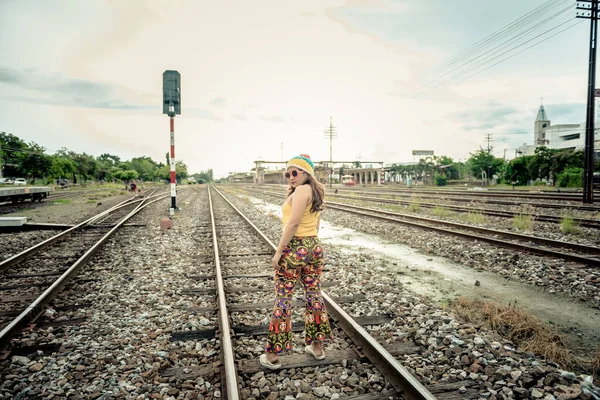 Hipster Menina Asiática Posar Para Tirar Uma Foto Retrato Moda — Fotografia de Stock