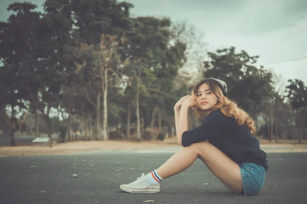 Close Triste Bela Mulher Asiática Amor Desapontado Ela Pensa Muito — Fotografia de Stock