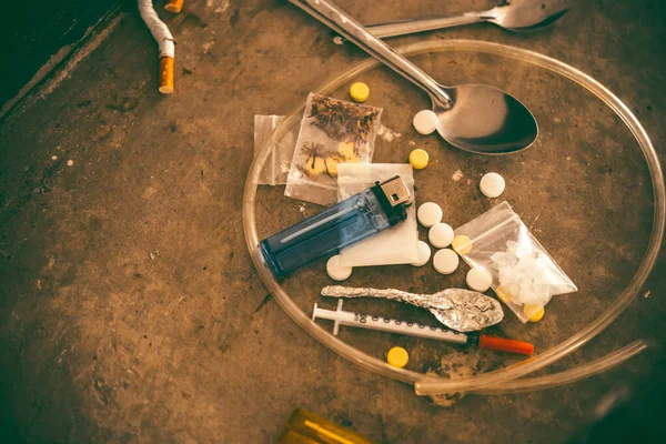 Les Hommes Asiatiques Sont Toxicomanes Pour Injecter Héroïne Dans Leurs — Photo