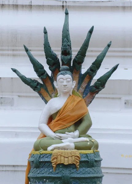 古代仏教寺院旅行のコンセプトの中で — ストック写真