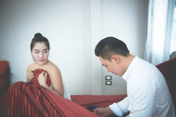 Hermosa Mujer Asiática Triste Después Del Sexo Ella Tiene Sexo —  Fotos de Stock