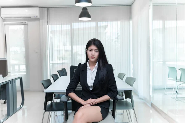 Secretaria Hermosa Niñas Sientan Silla Oficina Compañía —  Fotos de Stock