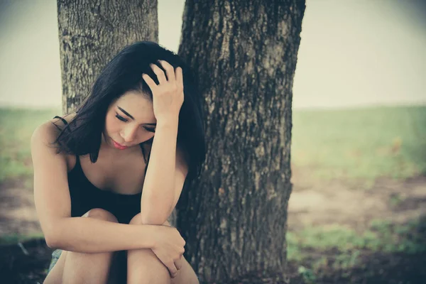 Mulher Tailandesa Bonita Muito Triste Amor Não Correspondido Repensar Pensar — Fotografia de Stock