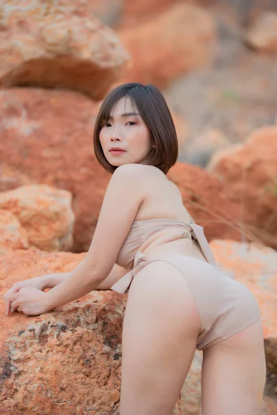 Ritratto Giovane Asiatica Bella Donna Indossare Bikini Lato Fiume Alla — Foto Stock