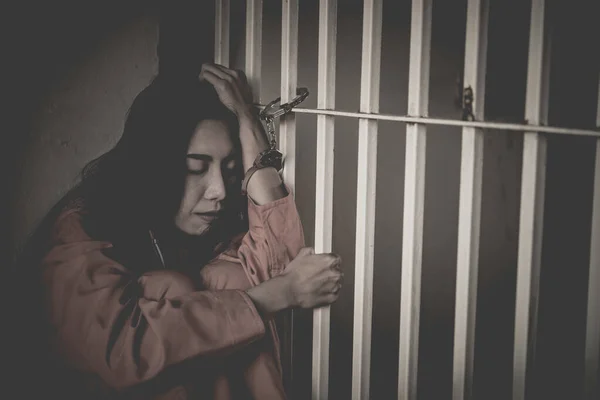 Image Femmes Asiatiques Désespérées Attraper Prison Fer — Photo