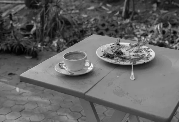 Piatto Vuoto Tazza Caffè Sul Tavolo — Foto Stock