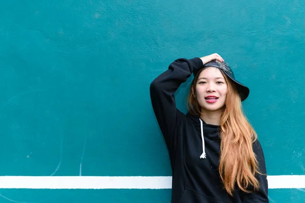 Menina Hipsters Asiáticos Posando Para Tirar Uma Foto Estilo Vida — Fotografia de Stock