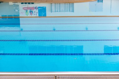 Yarışma için yüzme havuzu..