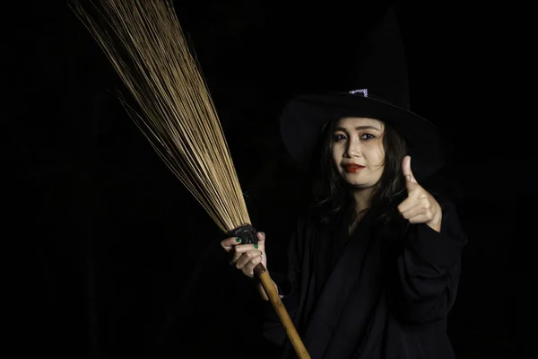 Retrato Hermosa Mujer Asiática Usan Traje Bruja Sobre Fondo Negro — Foto de Stock