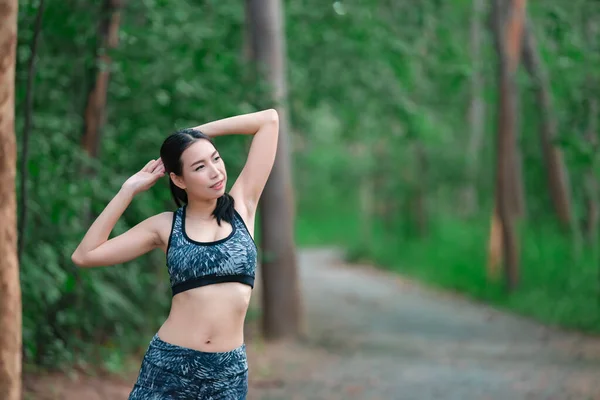 Asiática Deportiva Mujer Estiramiento Cuerpo Respiración Aire Fresco Parque Tailandia —  Fotos de Stock