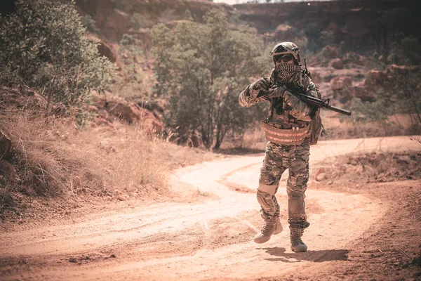 Soldaten Von Spezialeinheiten Kriegen Der Wüste Thailänder Soldaten Der Armee — Stockfoto