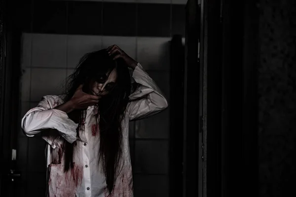 Retrato Mujer Asiática Conforman Cara Fantasma Con Sangre Escena Horror — Foto de Stock