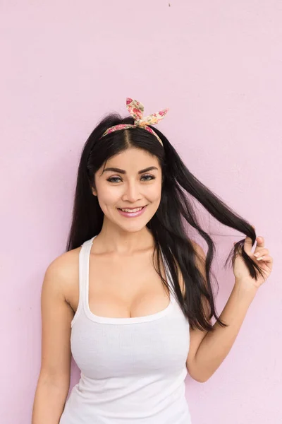 Sexy Asian Woman Pose Take Photo Pink Background — 스톡 사진