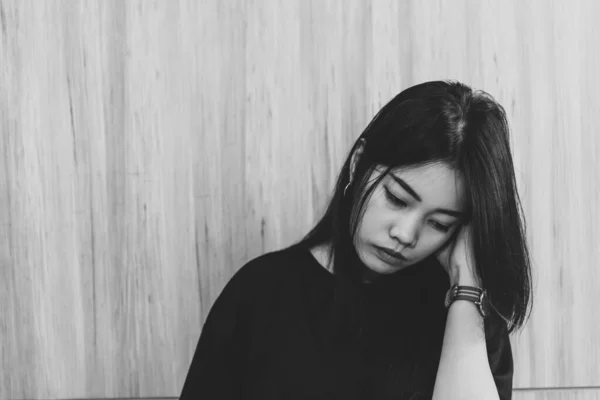 Close up sad beautiful asian woman from unrequire love,she think so much  about boyfriend,life without love,sad woman heartbreak concept,sad woman  concept on dark tone — sorrow, fear - Stock Photo | #316355206