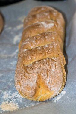 Buğday unlu ev yapımı ekmek.