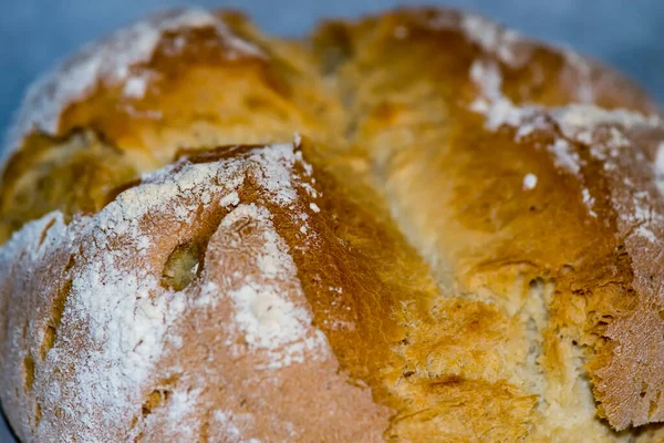 Buğday unlu ev yapımı ekmek.
