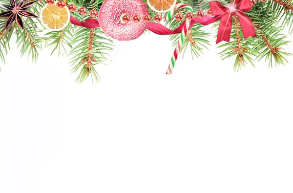 Natal Feriado Pinho Decoração Fundo Branco Fir Com Decorações Alimentos — Fotografia de Stock
