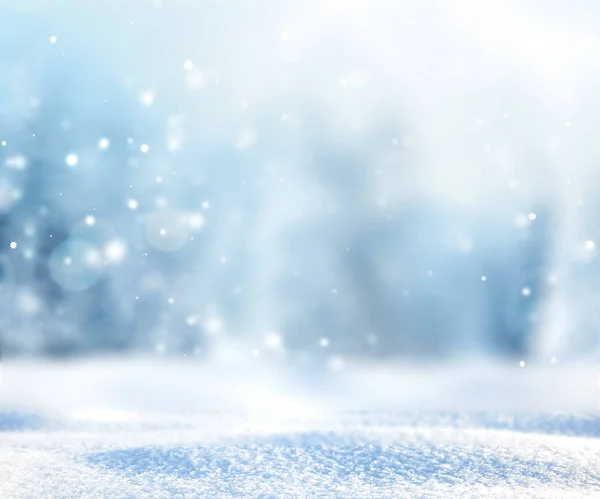 Χειμώνα Χιονισμένο Τοπίο Δάσος Ελάτης Πεύκης Θολή Φόντο Χριστουγεννιάτικο Σκηνικό — Φωτογραφία Αρχείου