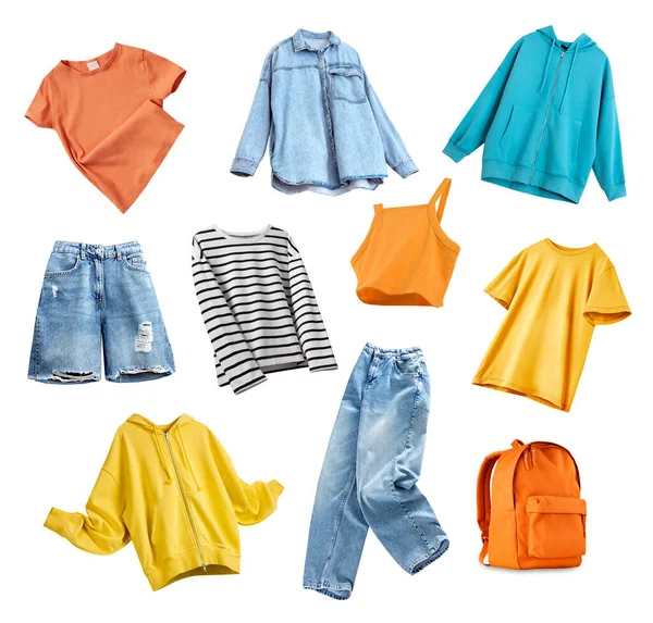 Beyaz üzerine izole edilmiş, parlak, günlük kadın kıyafetleri. Kadın kıyafetleri kolajı. Genç kız kıyafetleri koleksiyonu. Hiç kimse, itiraz etmiyor..