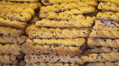 susam ile lezzetli bisküvi hamur tatlılar