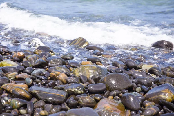 Bellissimo Modello Roccia Rotonda Sulla Spiaggia Con Acqua Mare Lipe — Foto Stock