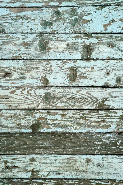 Вертикальное Изображение Выветриваемой Деревянной Наружной Стены Старого Загородного Дома — стоковое фото