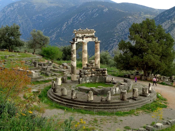 Sanctuaire Pittoresque Athéna Pronaia Sur Flanc Montagne Delphes Grèce — Photo