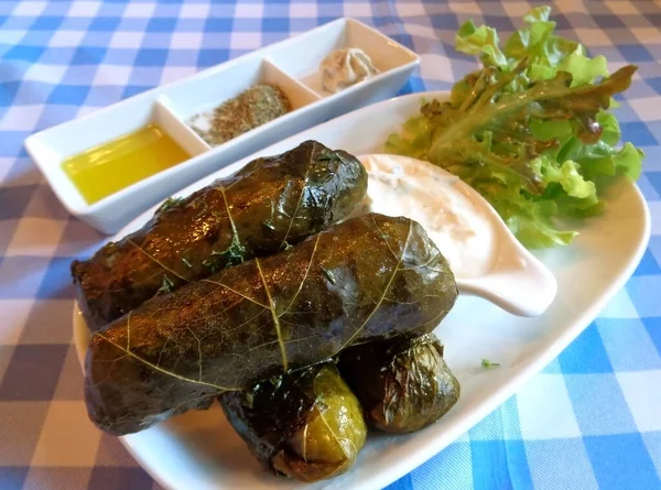 Alimentation Traditionnelle Grecque Méditerranéenne Dolmades Feuilles Raisin Farcies Riz Aux — Photo