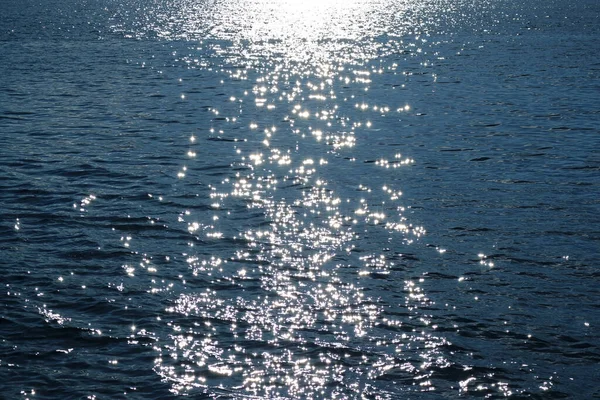 Superficie Agua Espumosa Con Las Ondas Del Mar Para Fondo — Foto de Stock