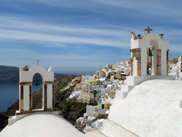 Griekse Eilanden Traditionele Kerk Klokkentorens Het Indrukwekkende Landschap Van Oia — Stockfoto