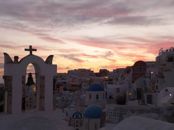 Kerk Klokje Toren Tegen Pastel Kleur Avond Lucht Bij Oia — Stockfoto