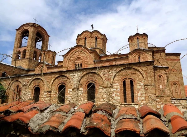 Igreja Impressionante Por Trás Arame Farpado Igreja Virgem Ljevisa Prizren — Fotografia de Stock