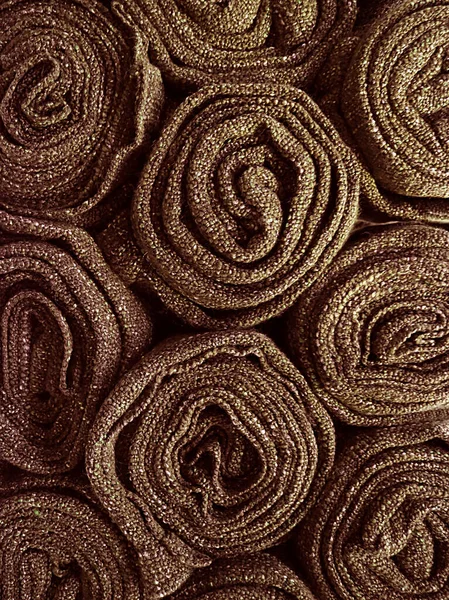 Montón Mantas Enrolladas Color Marrón Chocolate Foto Vertical Para Fondo — Foto de Stock