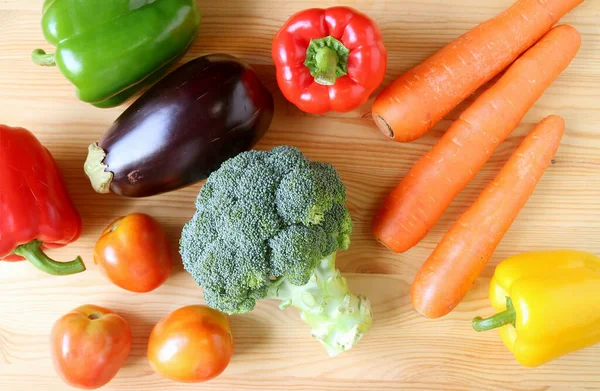 Berbagai Macam Sayuran Segar Berwarna Warni Yang Tersebar Latar Belakang — Stok Foto