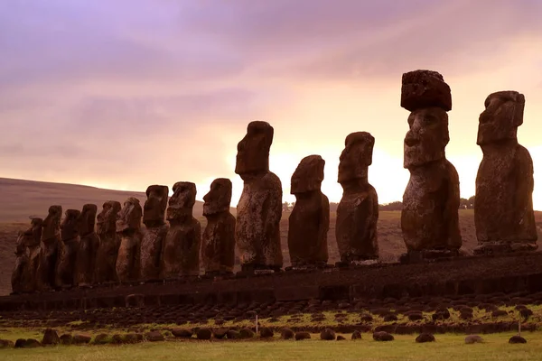 Massicce Statue Pietra Moai Della Piattaforma Cerimoniale Ahu Tongariki All — Foto Stock