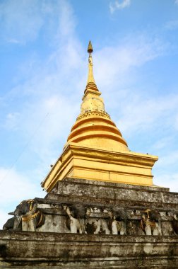 Wat Phra 'nın ana Chedi' si Chang Kham Worawihan Tapınağı, Mueang Nan Bölgesi, Nan Bölgesi, Kuzey Tayland