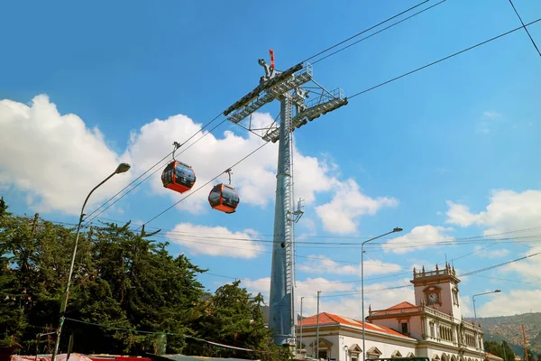 Aerial Kolejki Linowej Miejski System Tranzytowy Nazwie Teleferico Widziany Centrum — Zdjęcie stockowe