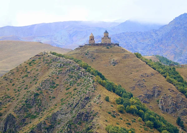 Невероятный Вид Церковь Герци Тринити Цминда Самеба Вершине Холма Большой — стоковое фото